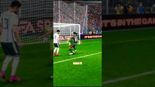 ronaldinho🇧🇷 vs Messi🇦🇷 #shorts #FC24 #football #soccer #games #gaming #ronaldinho #Messi #fifa