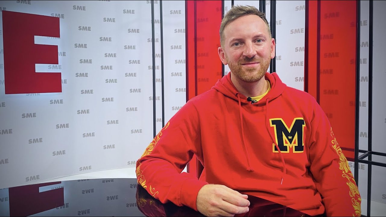 Miro Jaroš: Nikdy by mi nenapadlo, že sa niekto bude pohoršovať nad dúhovými trakmi