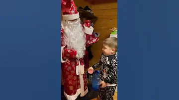 Дед Мороз в шоке… он не был знаком с Вованом😂😂😂