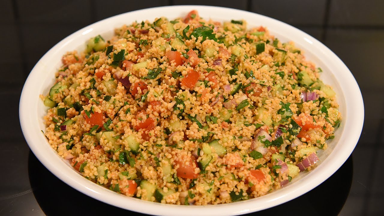 Salata couscous.Salata turcească (kisir) este delicioasa si garnitura