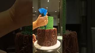Edible Bug Theme Cake - Creepy Crawly Edible Art! #fok #cakebaker