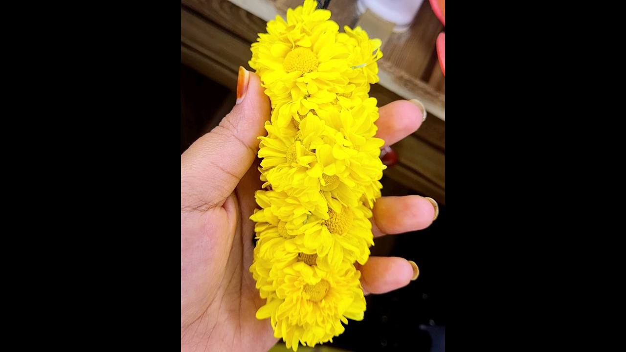 Easy & Simple way to make Flower Garland || சாமந்தி பூ கட்டுவது எப்படி  