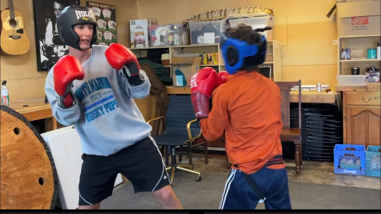 Look at this perfect combination of punches from this clip! shorts