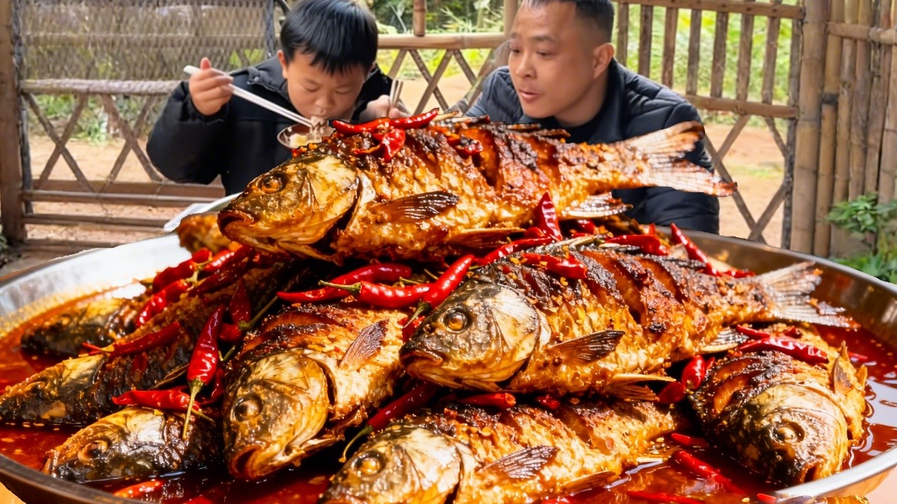 🐟️广西特色烤鱼，外焦里嫩超美味，麻辣鲜香直接“封神”【农人小永】