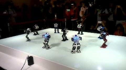 K-POP DANCING ROBOTS [Yeosu Korea EXPO 2012]