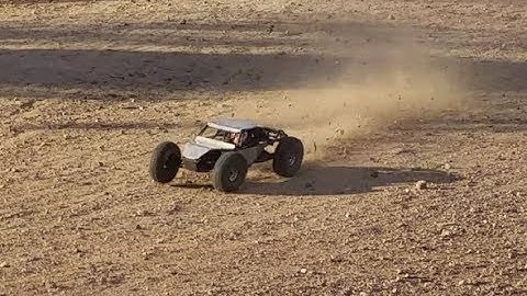 Brushless Vaterra Twin Hammers on 3s