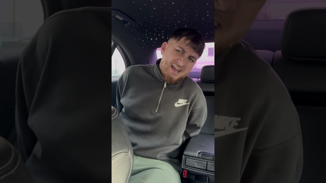 Poliziotta scoreggia