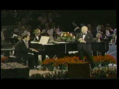 Mel Torme w/John Colianni, John Leitham, Donny Osborne - "Good King Wencaslas"