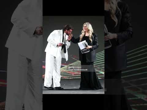 Video Çan Yaman received the taormina film festival icon award