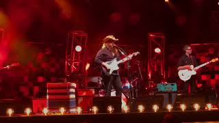 Chris Stapleton Blowing The Roof Off “Midnight Train To Memphis” At Forecastle Fest chords