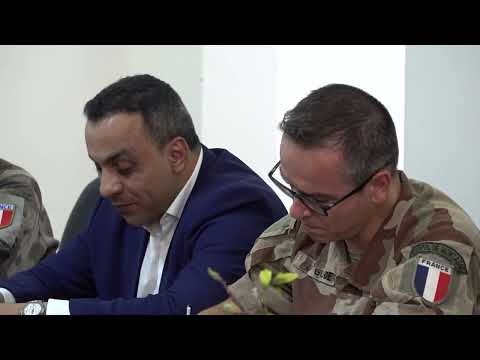 مباحثات يمنية فرنسية لتعزيز قدرات خفر السواحل في المخا