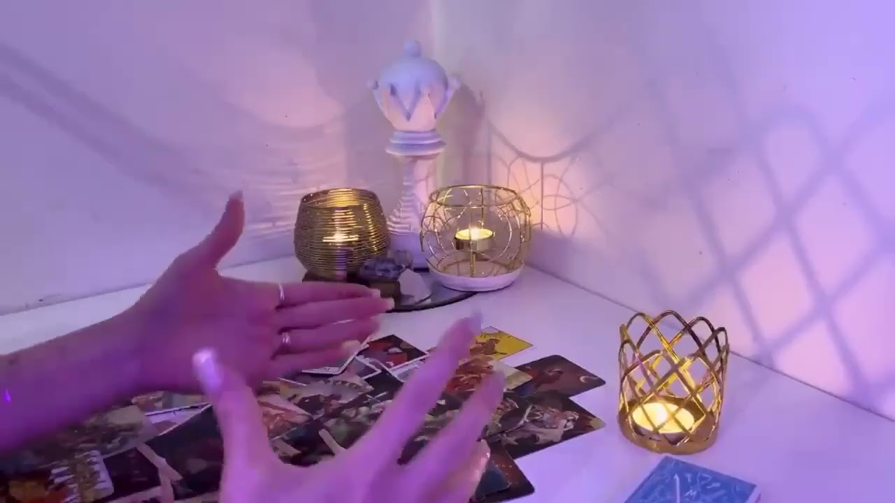 AQUÁRIO A VIDENTE TREME AO VER QUEM VOCÊ FOI EM UMA VIDA PASSADA QUANDO SEU EX PERGUNTA SOBRE VOCÊ