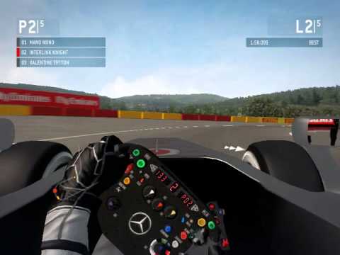 Very long side by side fight on F1 2013 - Online multiplayer
