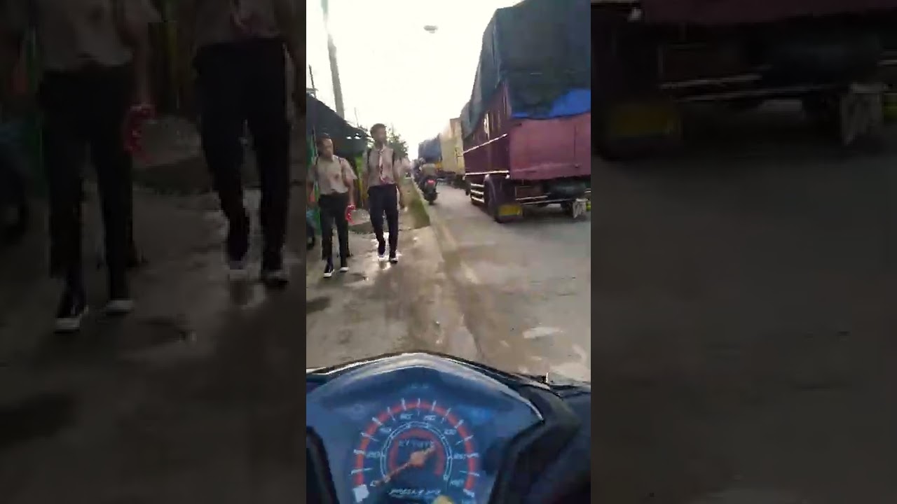 Akses jalan lumpuh total desa larangan-songgom.