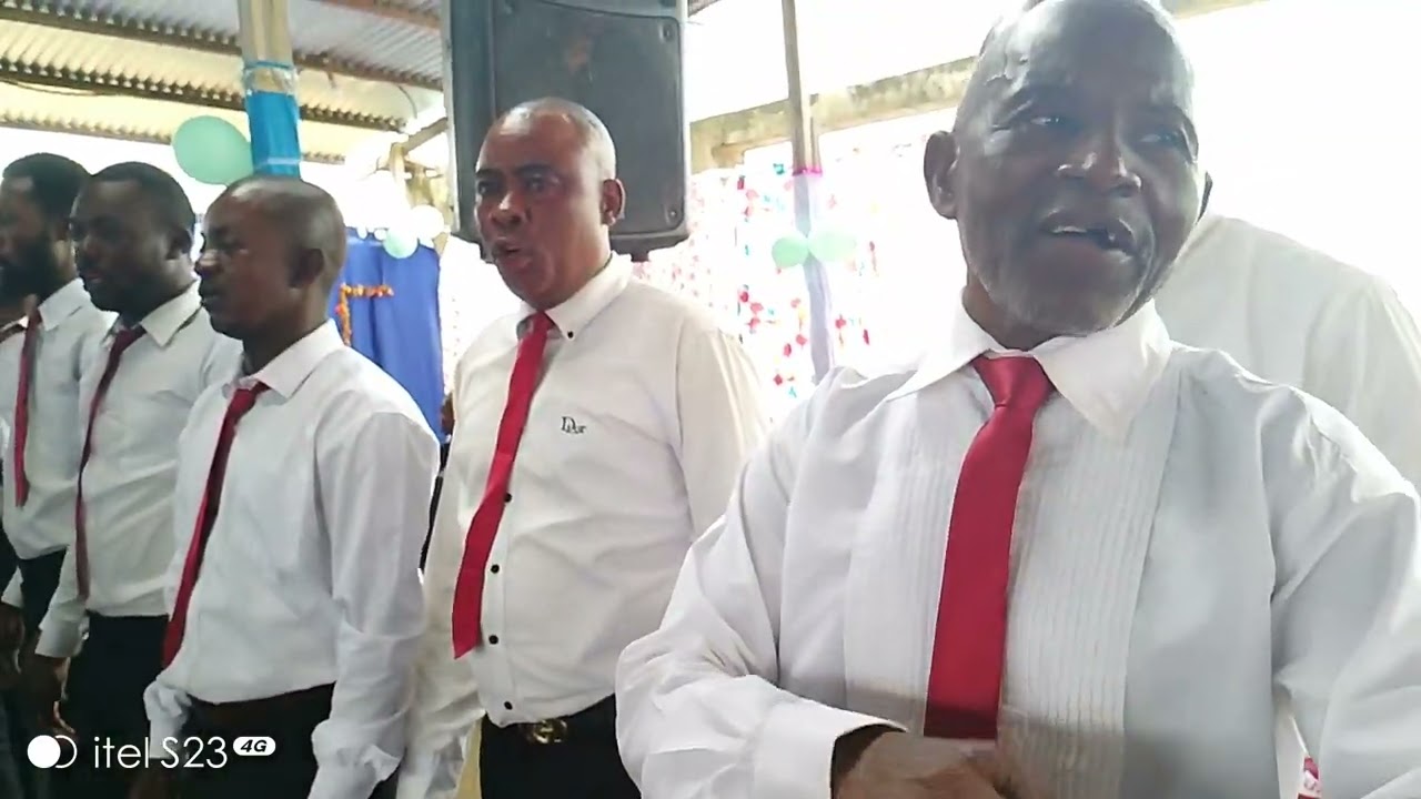 CHOVECO BOMA dans (ozali ko Luka Nini) à la paroisse le chandelier d'or/Boma ferme