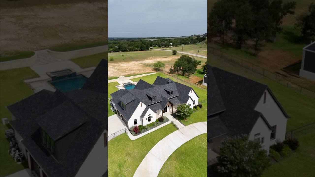 House in Azle, Tx  (817)822-4567 