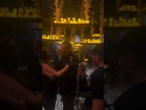 فيديو عفوي يجمع اليسا بكل من احمد السقا وكريم فهمي وماجد المصري خلال احتفالها بعيد ميلادها 