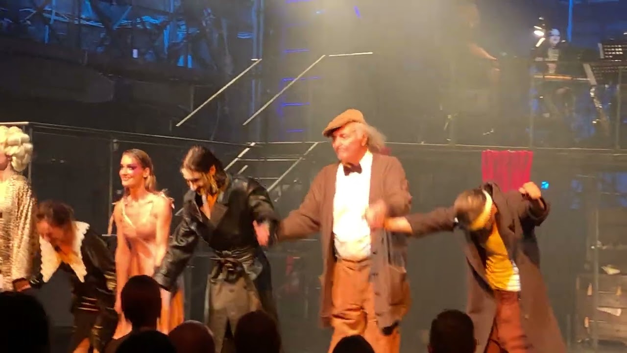 Кабаре. Молодий театр. ПОКЛОНи