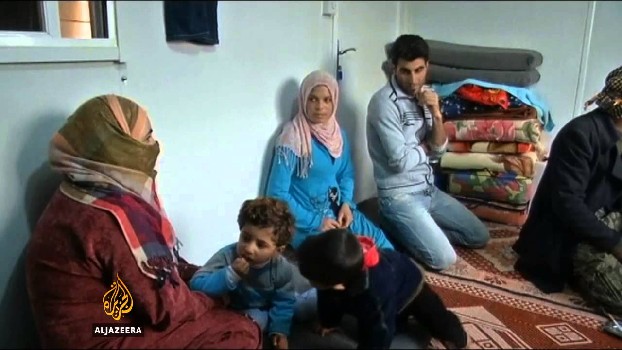 لاجئون سوريون يدينون خطاب الأسد - قناة الجزيرة البلقان