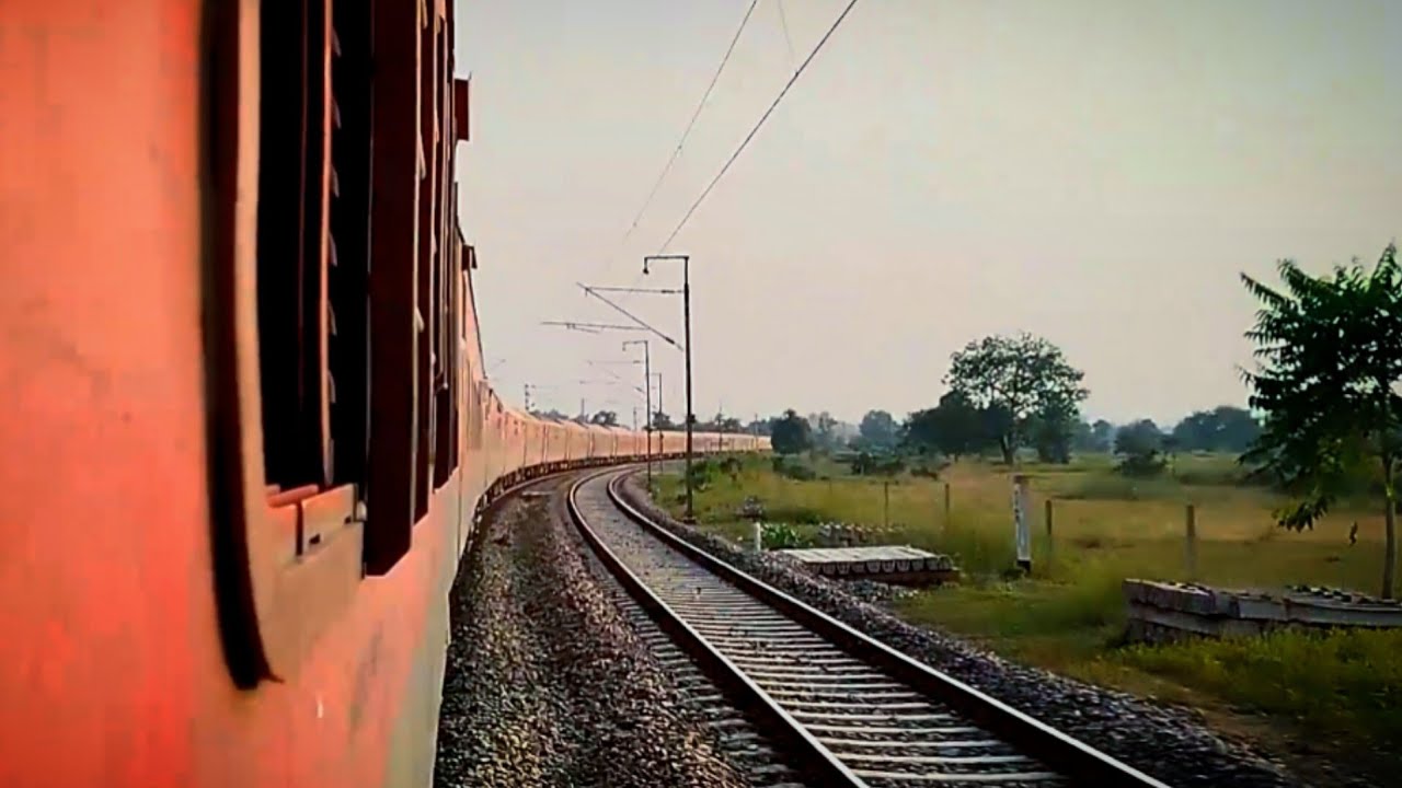 Enjoy Sunset View 18517 Korba - Visakhapatnam Express. ||Itz Vlogger Pintu||