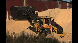 Volvo L120H With High Tipping Bucket (4K)