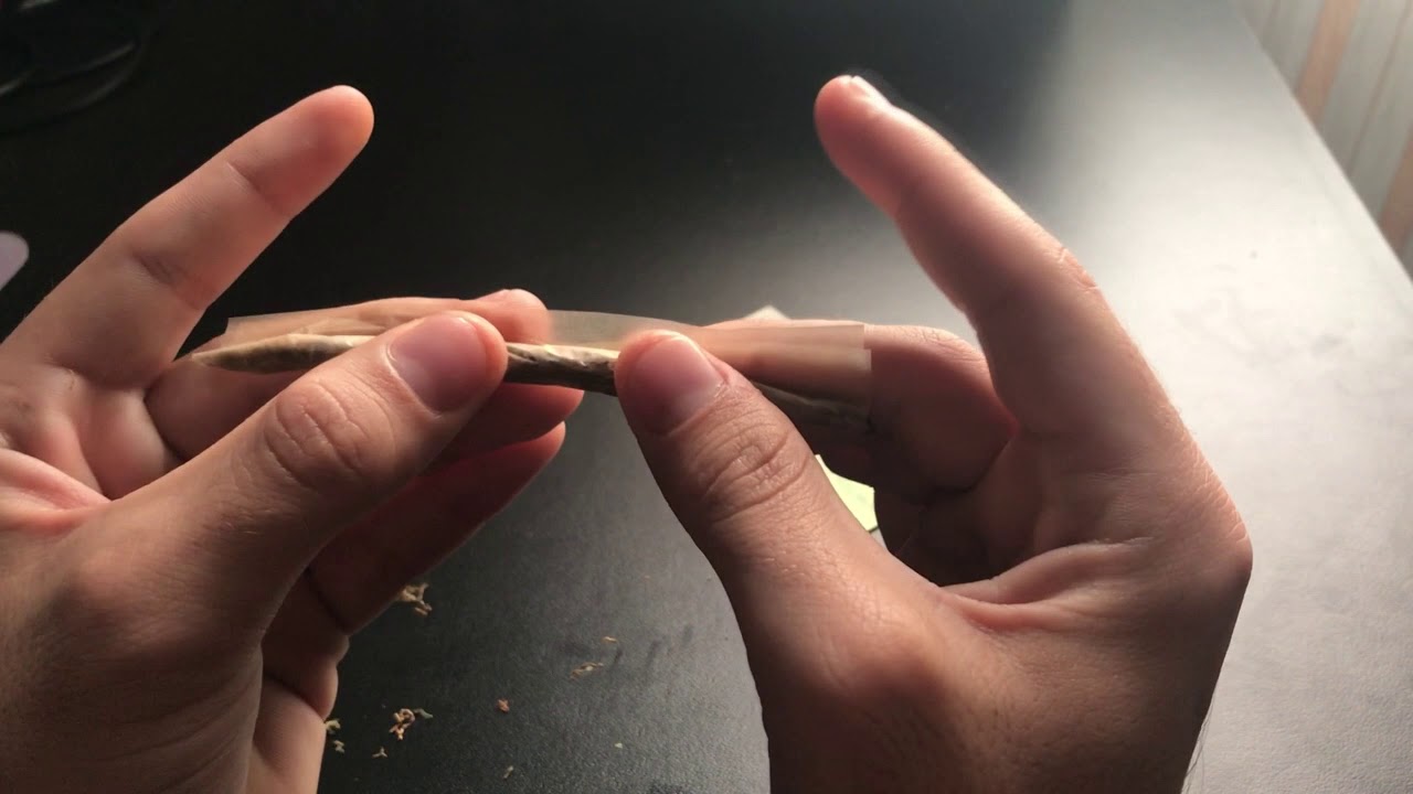 COMO BOLAR UM BASEADO