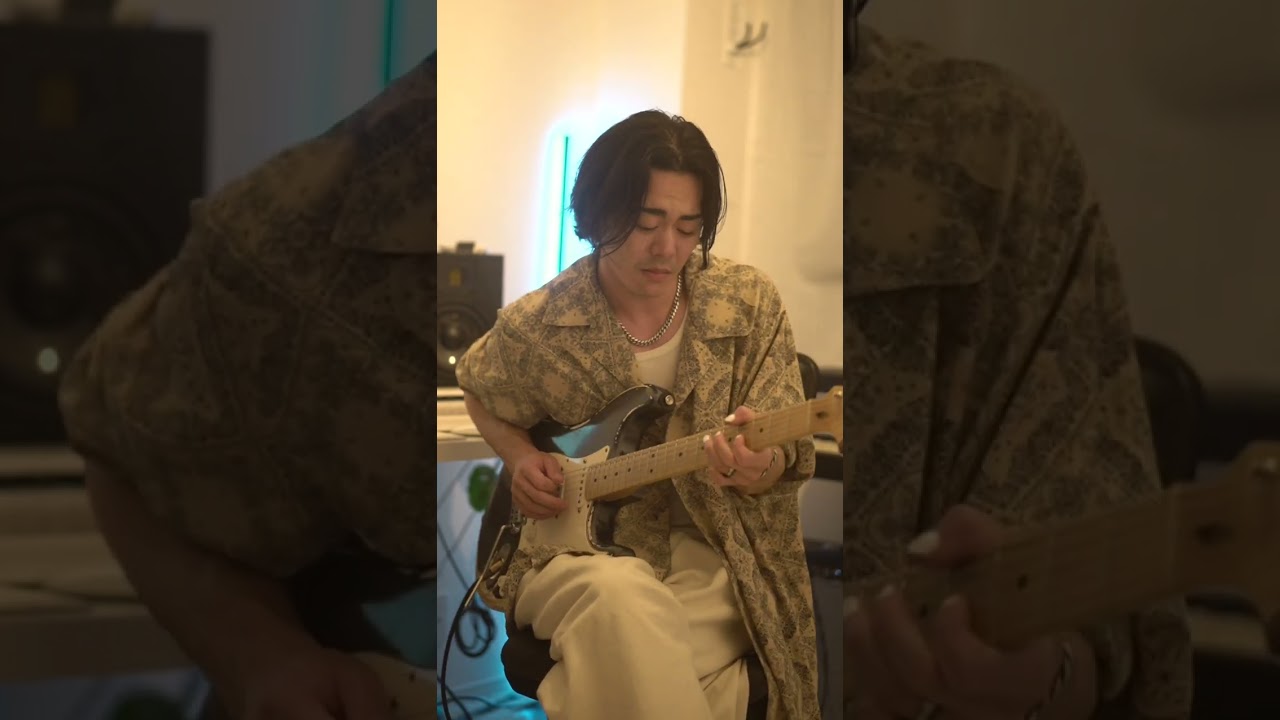 Aki's Guitar New Stratocaster - YouTube
