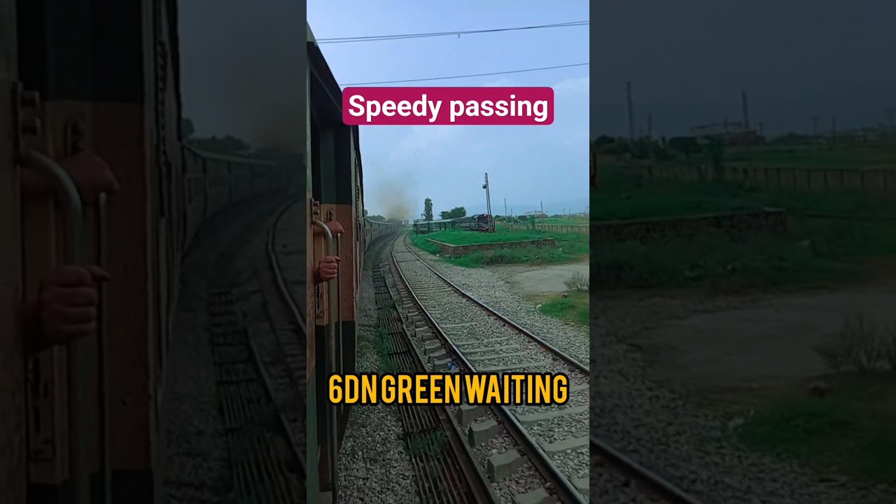 very fast running of 39up jafar express passing ⭐NUR⭐Railway station ,green line waiting ❌❌