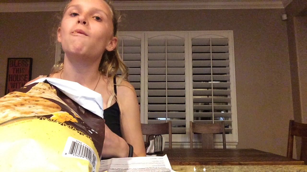 10 TYPES OF GIRLS AT SCHOOL!!!