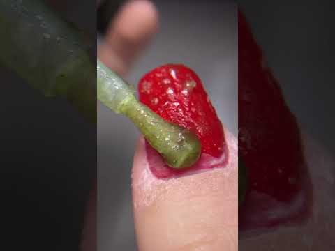 Видео: Экологичные лаки для ногтей: маникюр становится зеленым. Подборка Grazia.IT