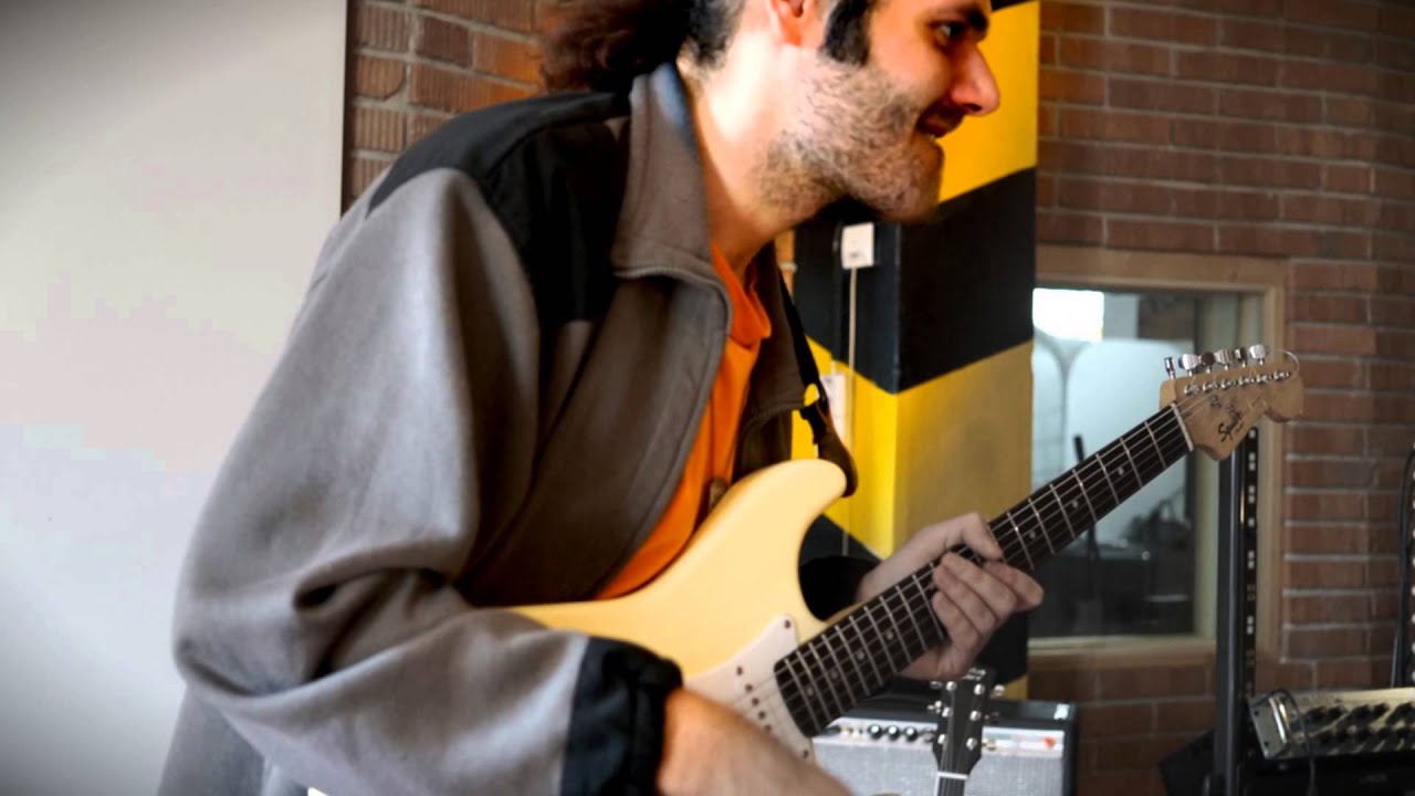 Dawe Straka part 4. playing guitar !