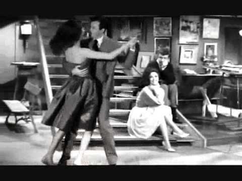 Watch the video for I Ragazzi Del Juke Box