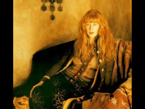 Loreena McKennit - GOD REST YE MERRY GENTLEMEN