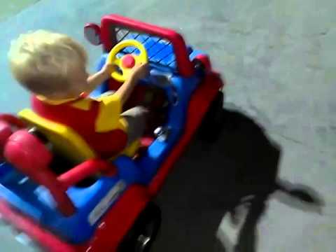 Video: A kanë makina me qira vende për fëmijë?