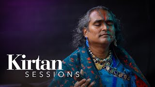 Video thumbnail of "Jai Radhe Jai Radhe Radhe Radhe Piya Piya - Paramahamsa Vishwananda | Kirtan Sessions"