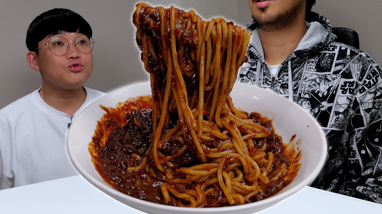 짜장면이 매워요? 이거 끝내주는데 ㄷㄷ 근데 하승진...선수...? 흑백리뷰