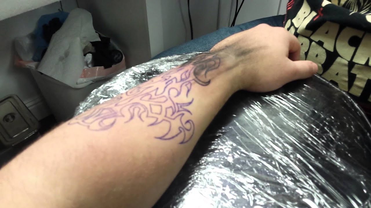 Getting my forearm tattoo :) - YouTube