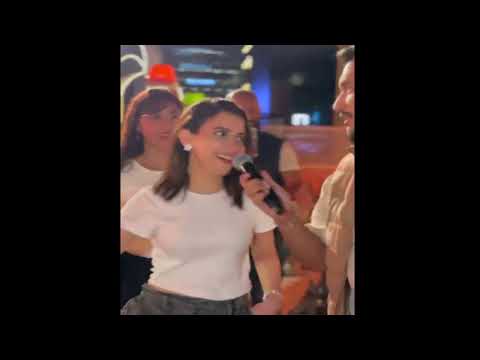 عمرو مانو يشعل القعدة ب أغنية اعا اعا وسط أصحابه