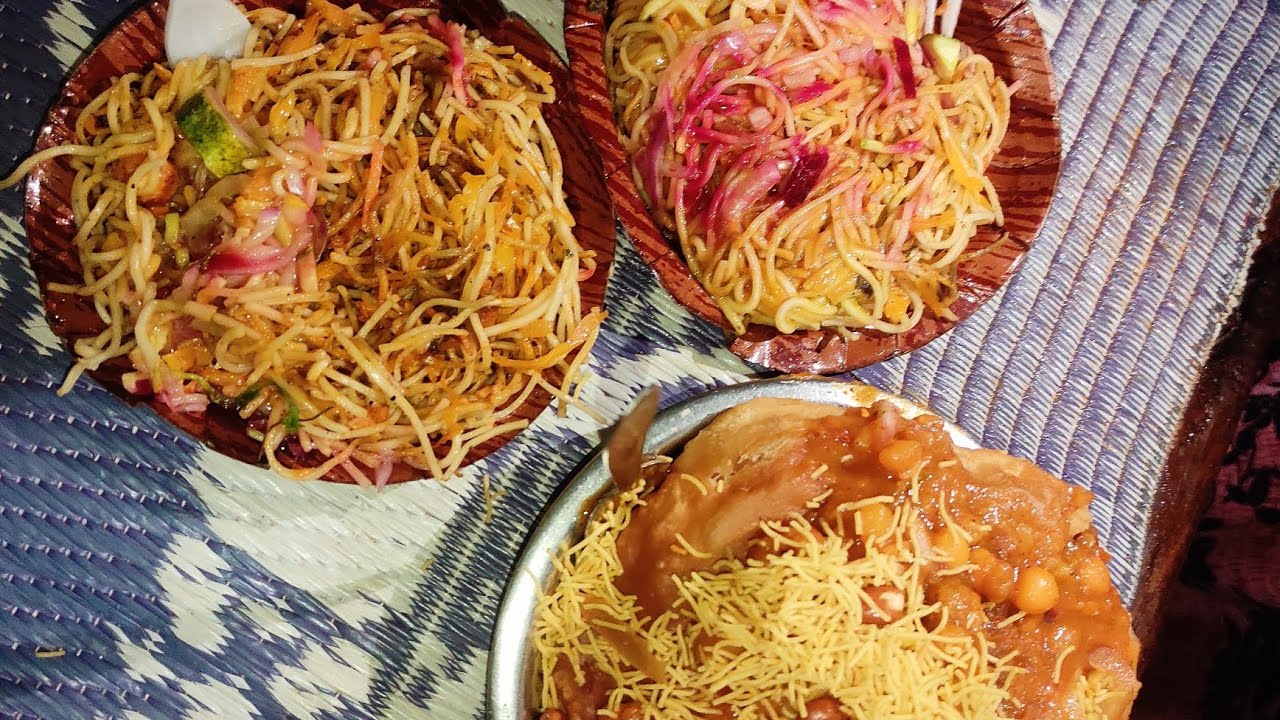 Thunka puri with veg Chowmin 🤤❤️