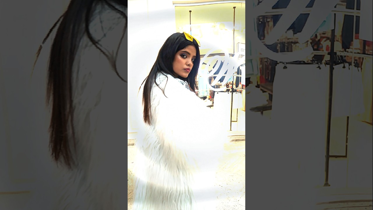 "This Model Just Owned the Mall Like a Boss!" 