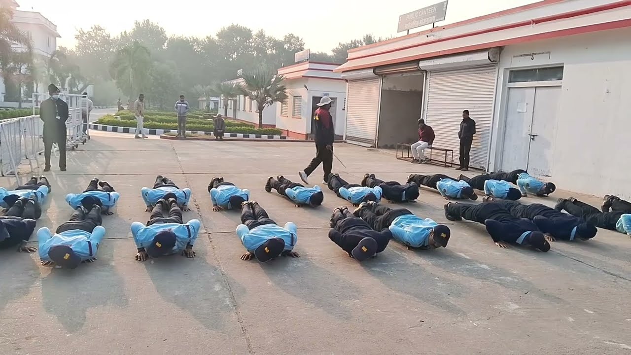 आज सभी जवानों 🫡 ने 20-20 डिप्स किया फिजिकल फिटनेस ट्रेनिंग 