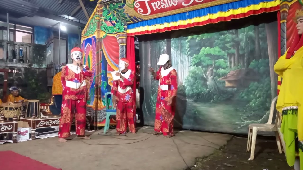 Tarian cium-ciuman Tresno Budoyo kemiren Banyuwangi