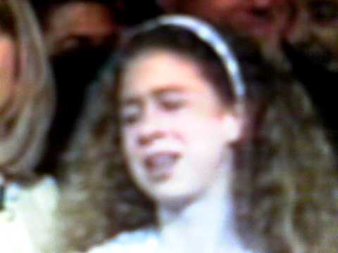chelsea clinton singing - YouTube