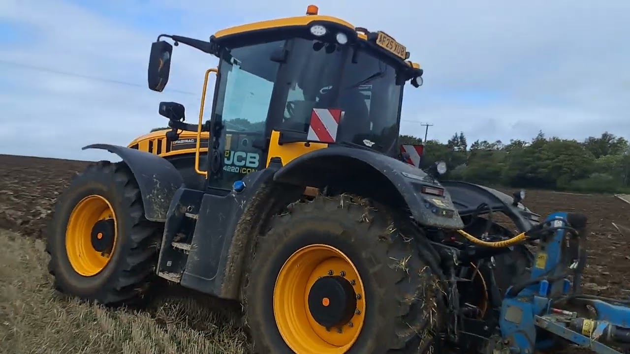 2025 brand new JCB fastrack 4220 ploughing, Thurlow Suffolk