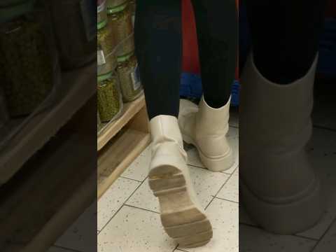 Peppers compressed under my boots at the store 😈 #asmrcrushing
