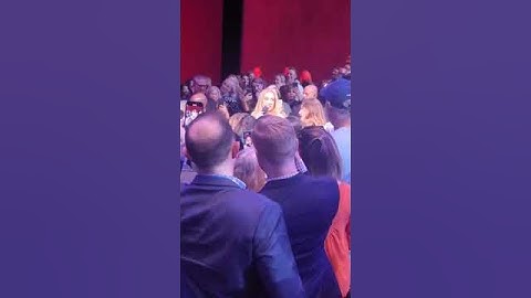 Adele laughs and interacts with fans!