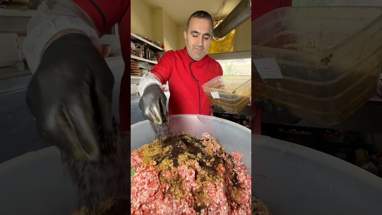 Lahmacun yapımı ve tarifi elit dostlar kebap ve lahmacun salonu Adana #food #reklam