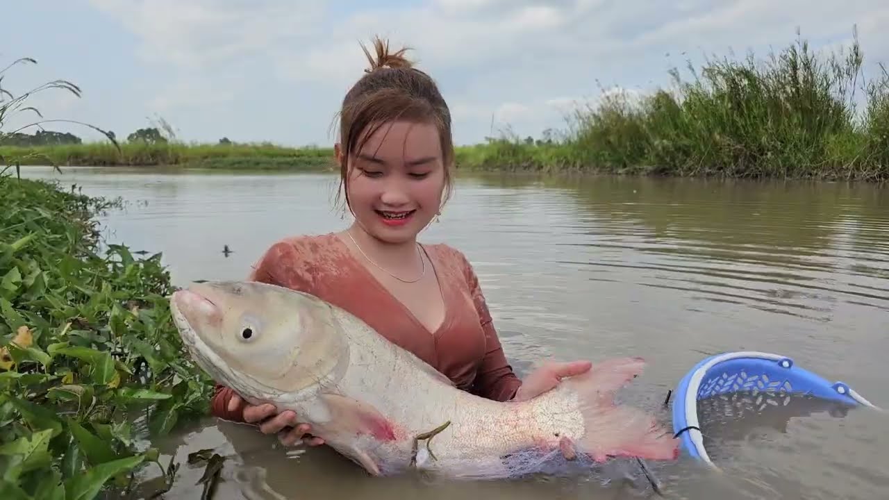 Ép Tim Nín Thở 30 Phút Mới Săn Được Bầy Cá RẤT Khủng Này | Trúc Phương Vlog - Fishing