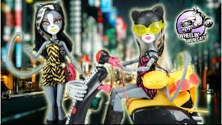 Monster High Wheelin Werecats Meowlady And Purrsephone Doll Review