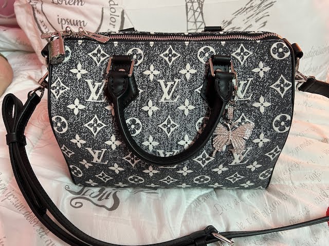 My new Cognac Speedy 25 😍😍😍 I got to pick her up early!!!! :  r/Louisvuitton